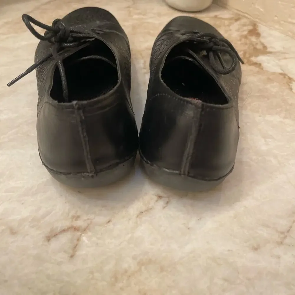 Propet Black Embossed Leather casual comfort Shoes 9-1/2